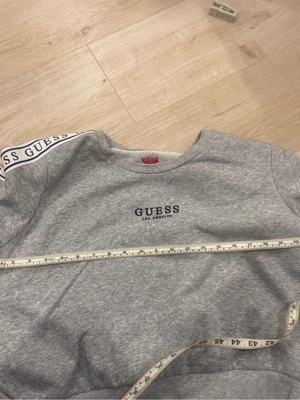 Guess Cropped Sweater - Picture 6 of 6